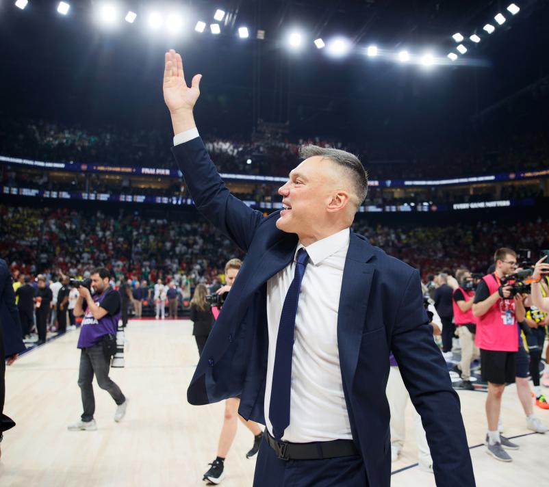 EN KARAKTERL� TAKIMI KURDU