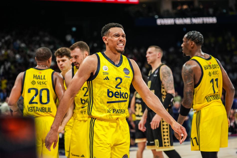 SADECE PARAYLA BAARMADI