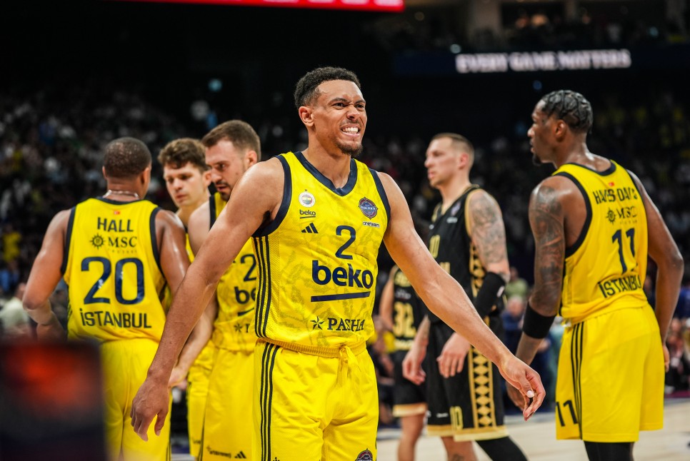 SADECE PARAYLA BAARMADI