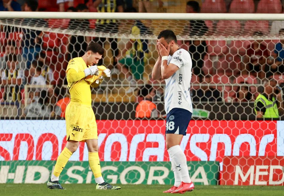 N�HAT KAHVEC�'N�N YORUMLARI