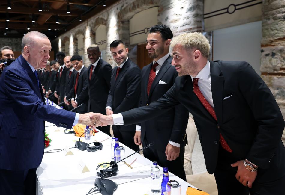 DOLMABAH�E'DE G�R��ME