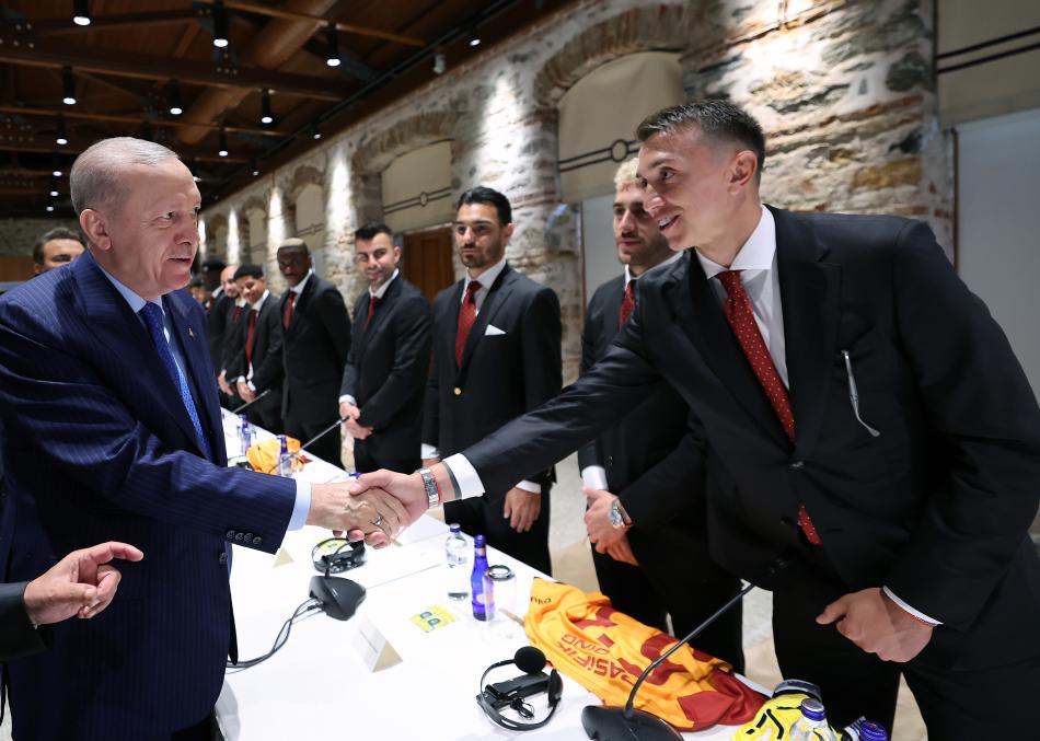 GALATASARAY'I KABUL ETT�