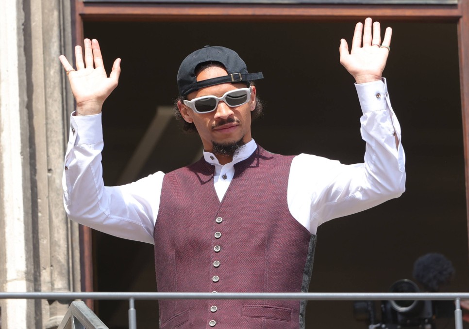 BAYERN'�N TEKL�F�NE RET