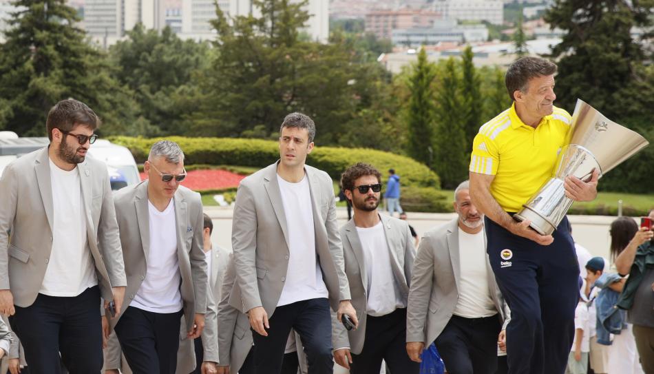 F.BAHE'DEN ANITKABR'E ZYARET