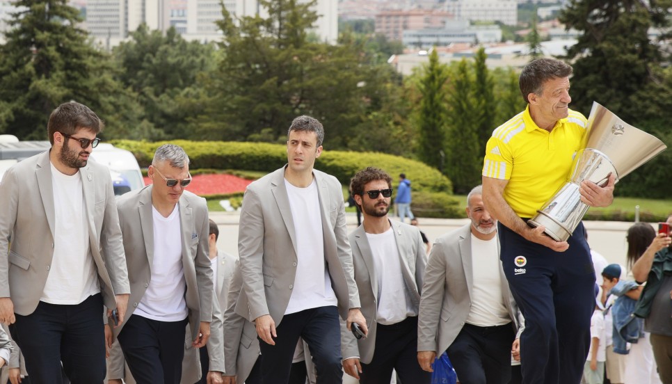 F.BAHE'DEN ANITKABR'E ZYARET