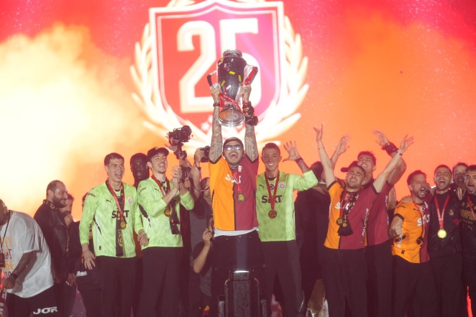 N�YAZ� YELKENC�O�LU'NDAN A�IKLAMA