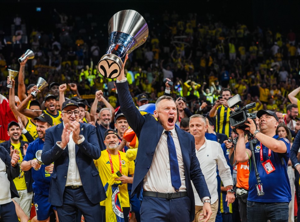 F.BAHE BEKO'NUN HEDEFNDE 3 YILDIZ VAR!