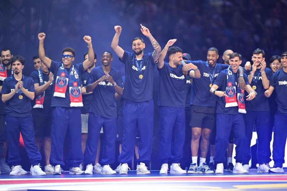 PSG ZAFER�N� KUTLADI