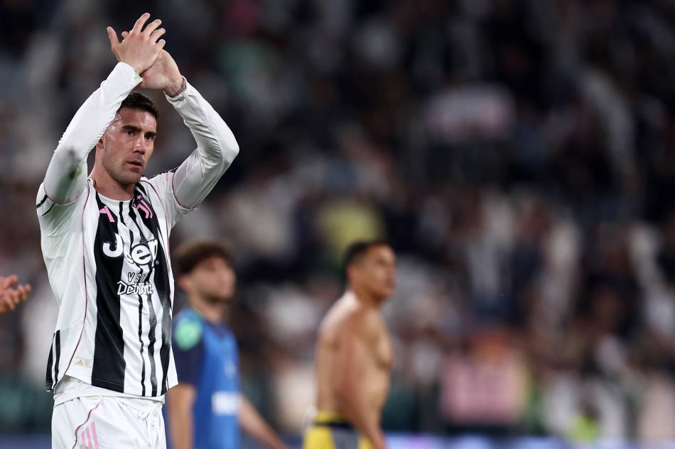 F.BAH�E'DE ARAYI�LAR S�R�YOR