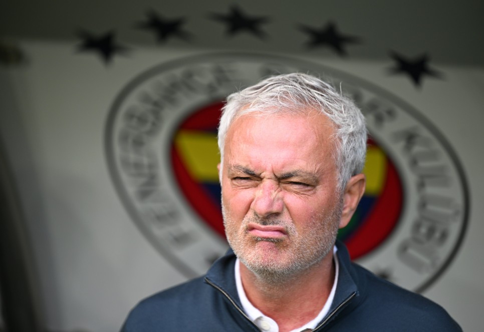 GÖZLER MOURINHO'DA
