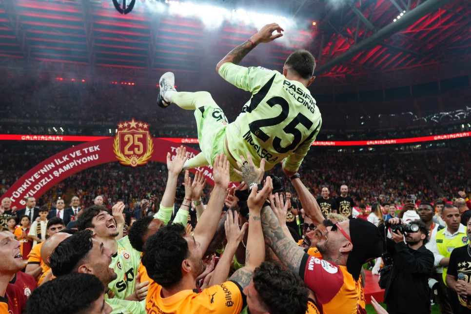 MUSLERA YER�NE YEN� ADAY