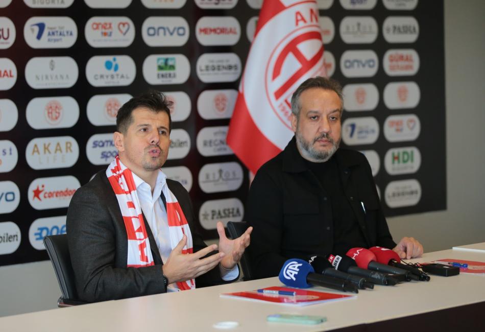 EMRE BEL�ZO�LU'NUN S�ZLER�