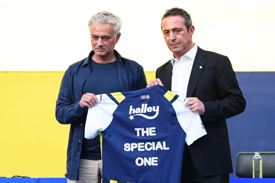 FENERBAHÇE'DE GOLCÜ HAREKATI
