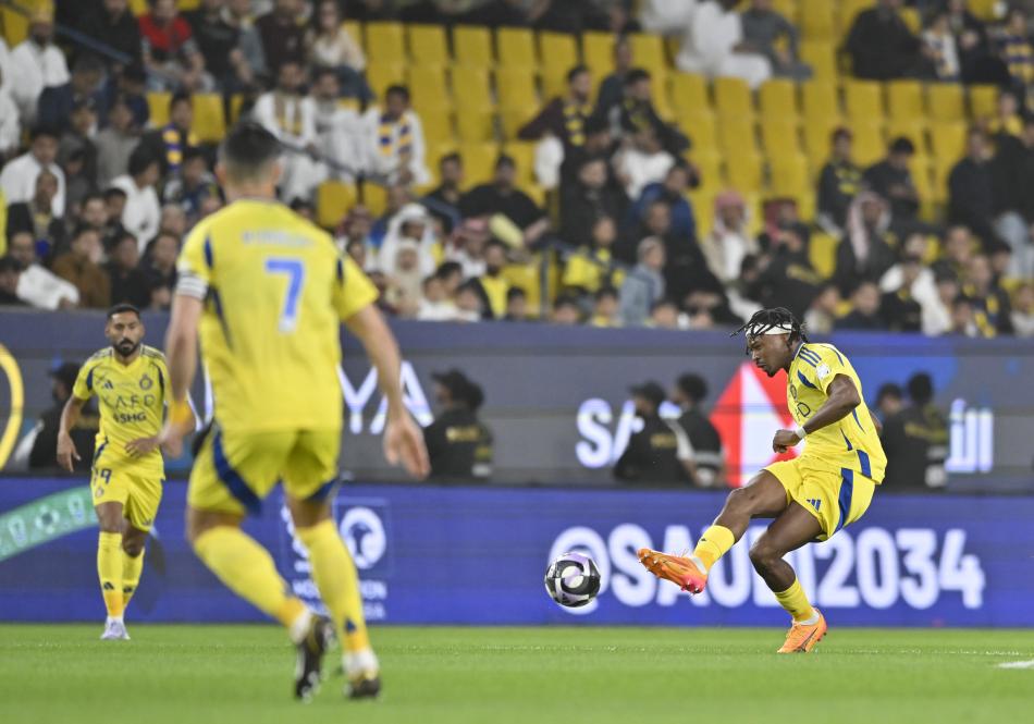 GALATASARAY'A S�RPR�Z TEKL�F