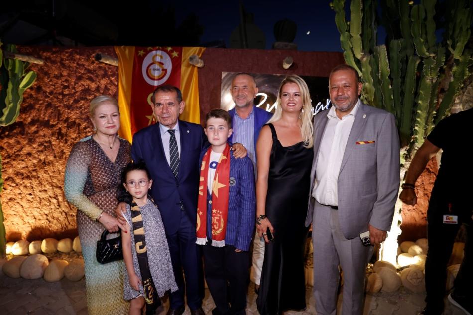 FOTO�RAF �EKT�RD�