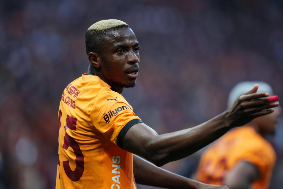 GALATASARAY'DA KR�T�K G�N