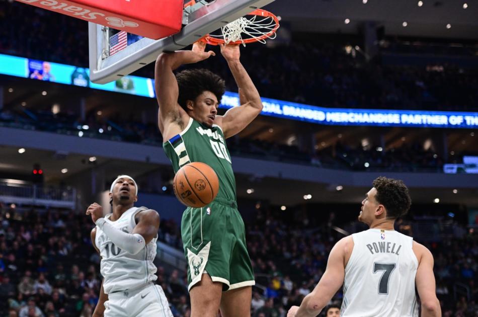 Jericho Sims, Bucks ile yeniden anla�t�