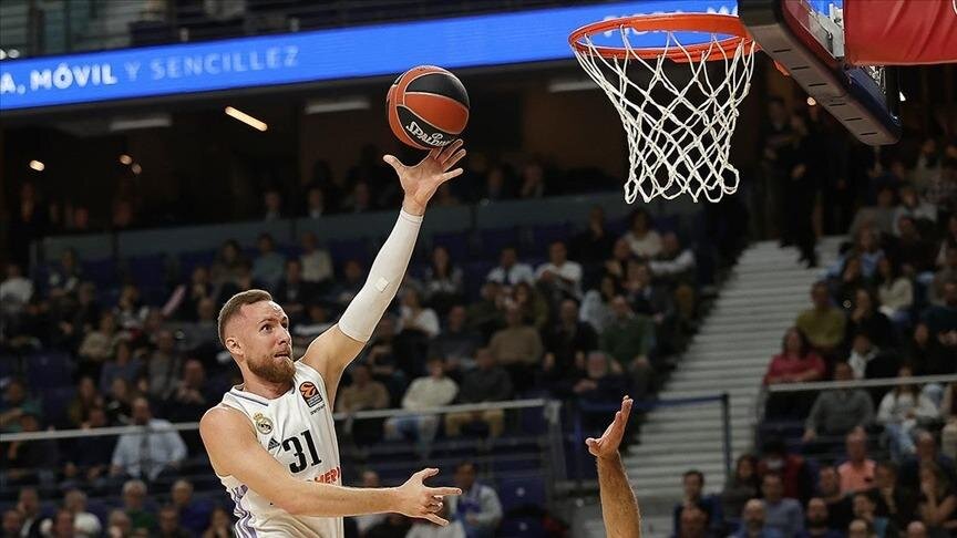 DUBA� BASKETBOL
