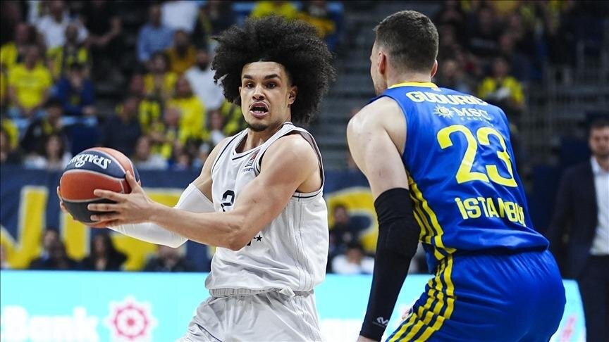 PAR�S BASKETBOL