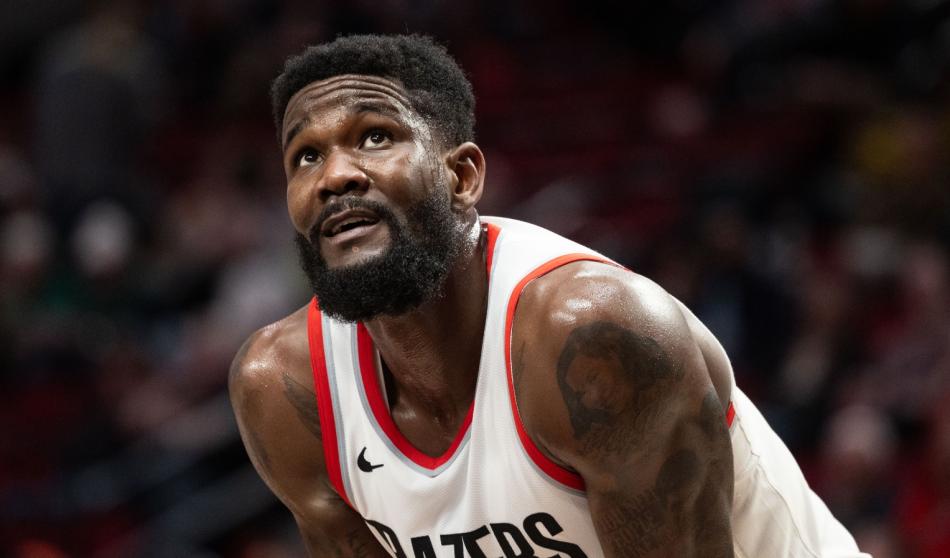 Deandre Ayton Lakers'a kat�l�yor