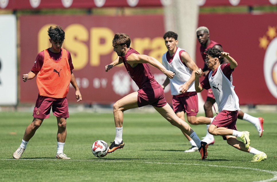 GALATASARAY'DA SEZON HAZIRLIKLARI