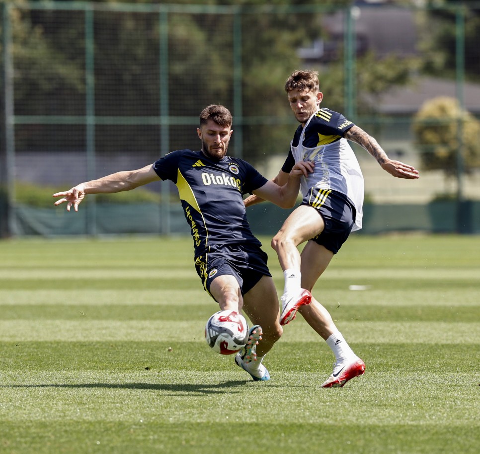 FENERBAH�E ANTRENMANI