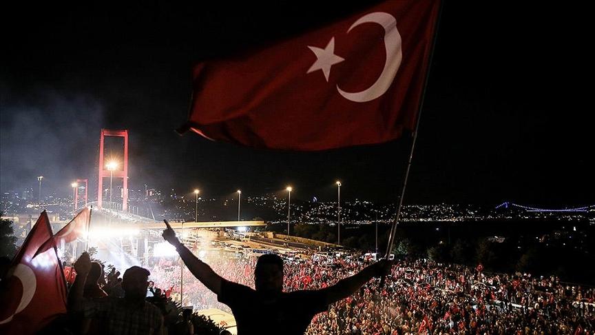 FUTBOL D�NYASINDAN 15 TEMMUZ PAYLA�IMLARI