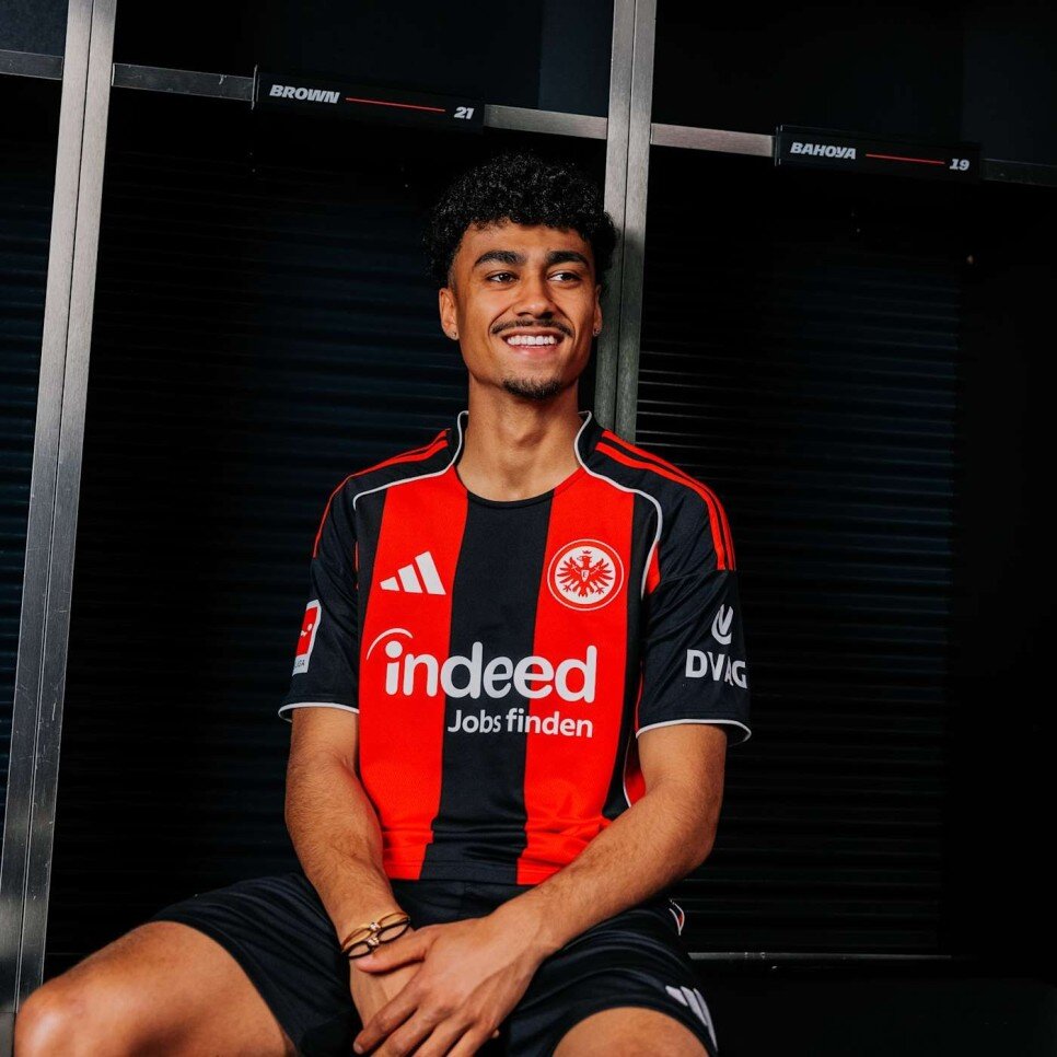 EINTRACHT FRANKFURT (�� SAHA)