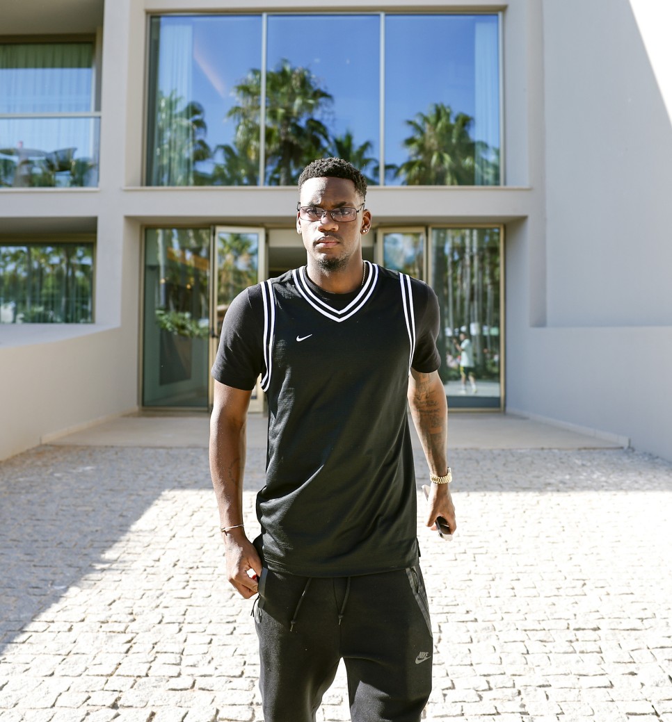 F.BAH�E'DE JHON DURAN VE MOURINHO GER�E��