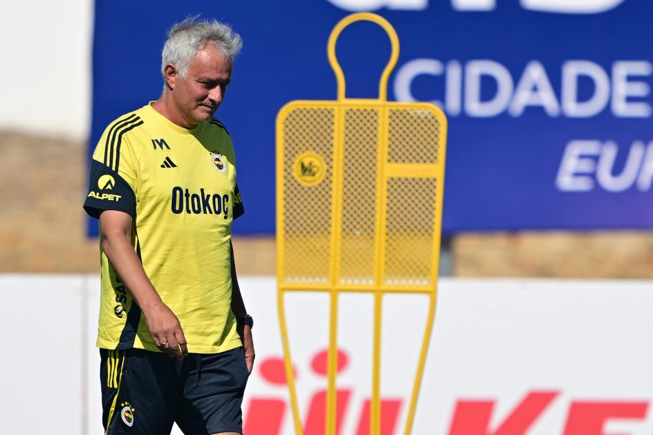 FENERBAHÇE PORTEKİZ'DE HAZIRLANIYOR