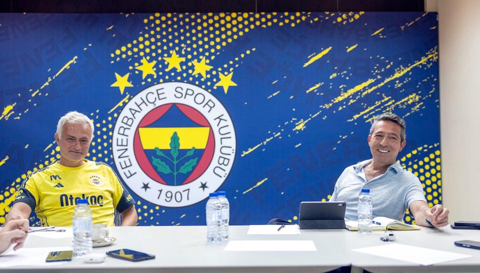 FENERBAHÇE'DE DEV ZİRVE