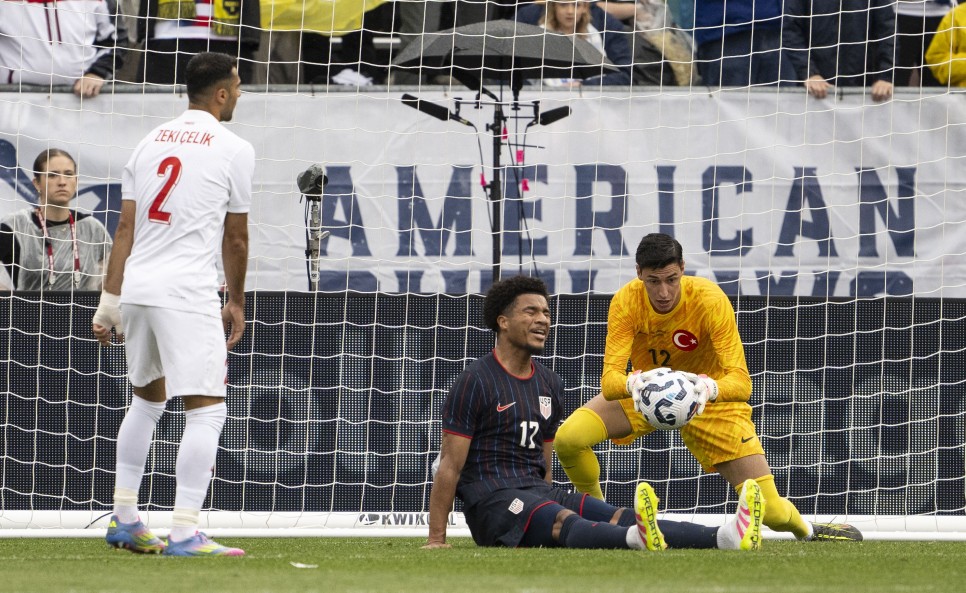 BERKE �ZER'�N A�IKLAMALARI