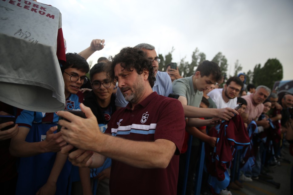 �MZA VE FOTO�RAF