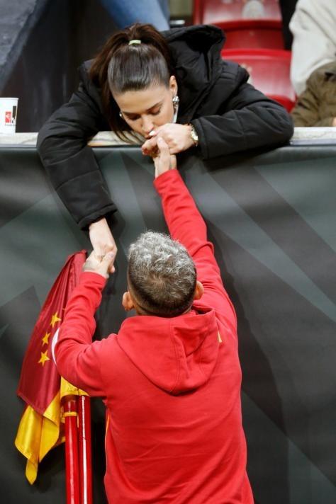 SOSYAL MEDYADAN PAYLAIM