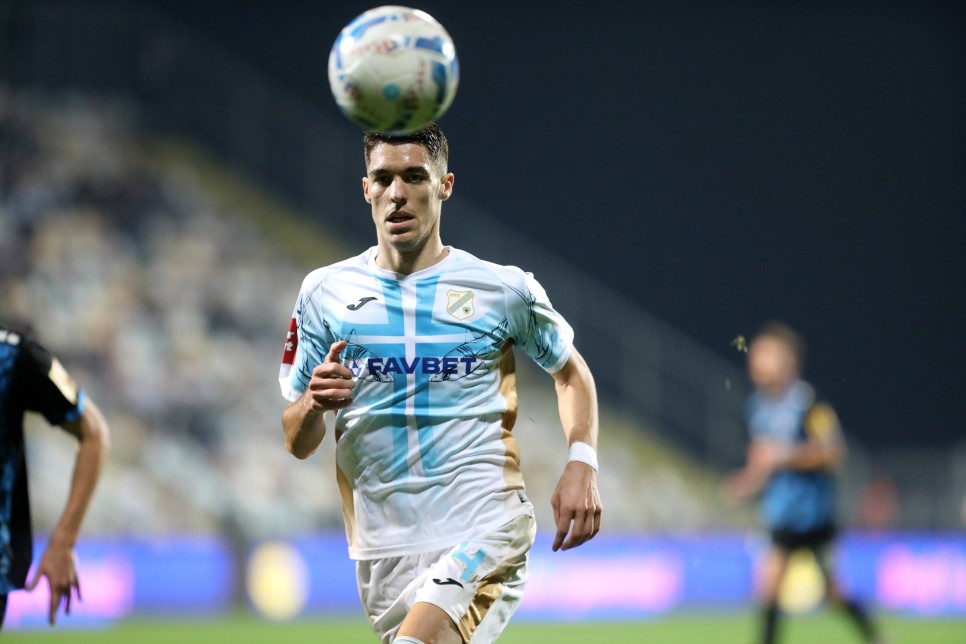 FENERBAHE'DE SRPRZ GELME