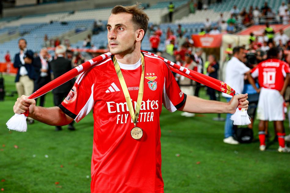 ZIVKOVIC BENFICA'YI YIKMITI