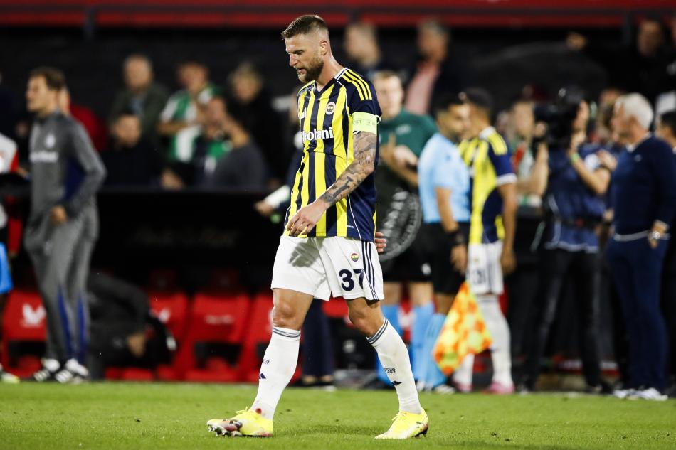 FEYENOORD DEPLASMANDA KAYIP