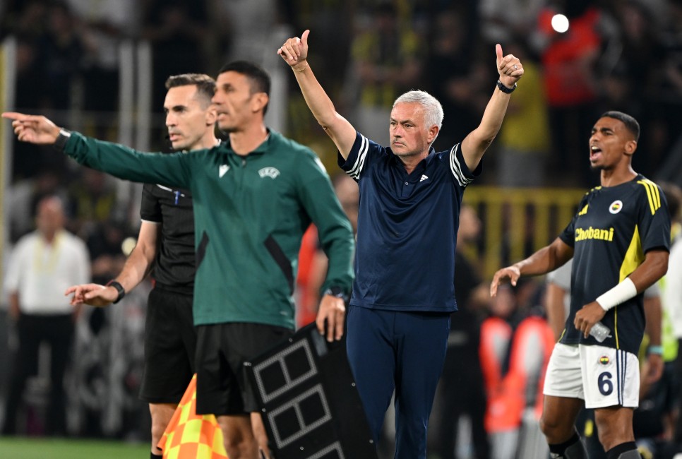 BENFICA'YI Y TANIYOR!