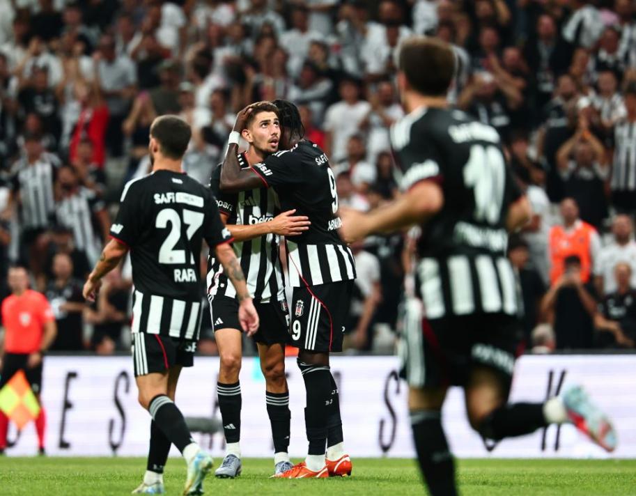 �STANBUL TAKIMLARINA KAR�I FORMSUZ