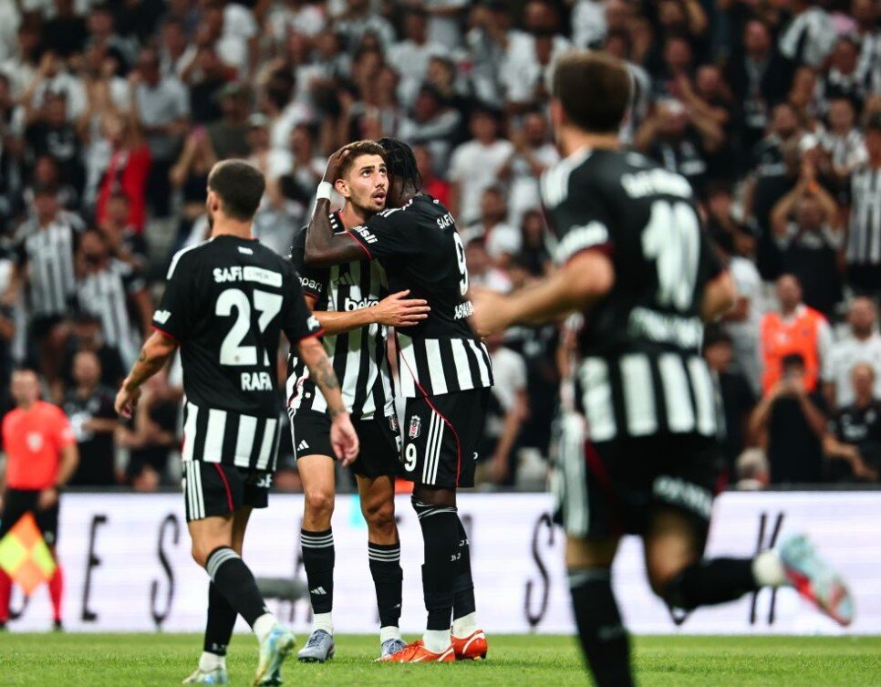 �STANBUL TAKIMLARINA KAR�I FORMSUZ