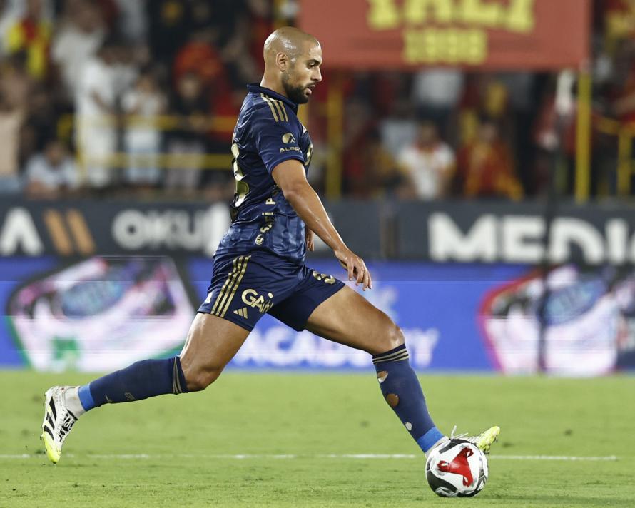 FENERBAH�E KADIK�Y'DE ETK�L�