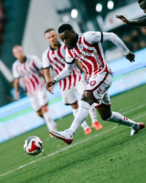 GOLS�Z SESS�ZL�K YA�IYORLAR