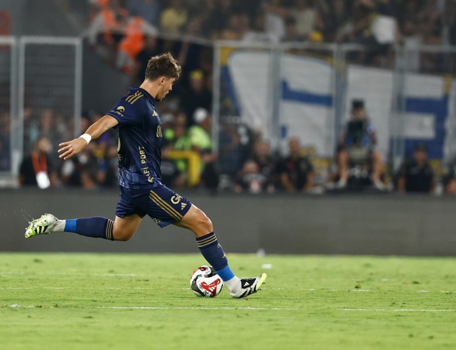 FENERBAH�E'DEN RET