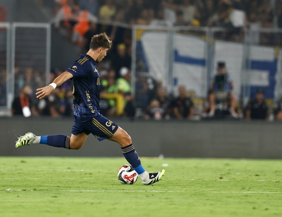 FENERBAH�E'DEN RET