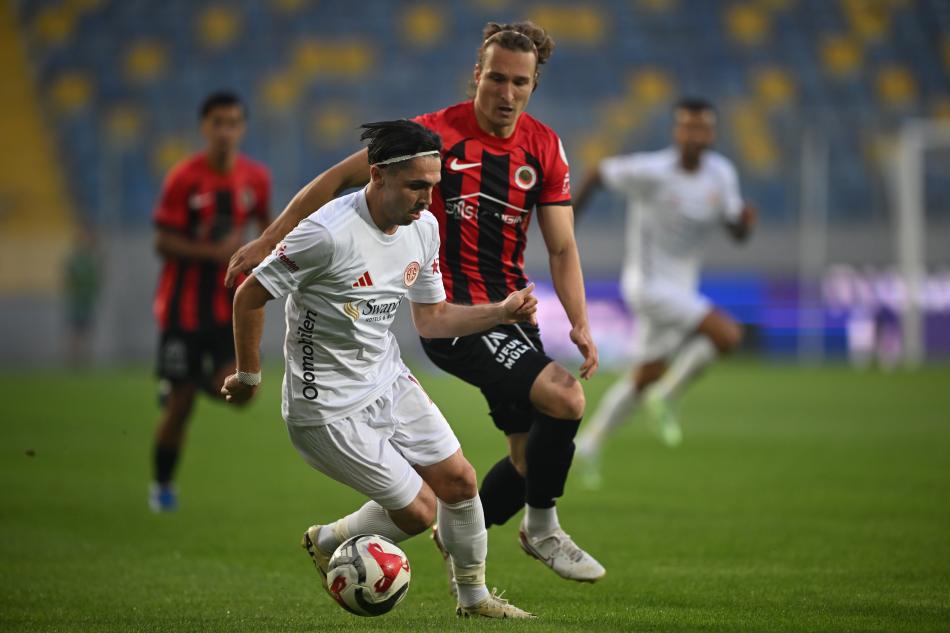 TRABZONSPOR'A KAR�I Y�Z� G�LM�YOR