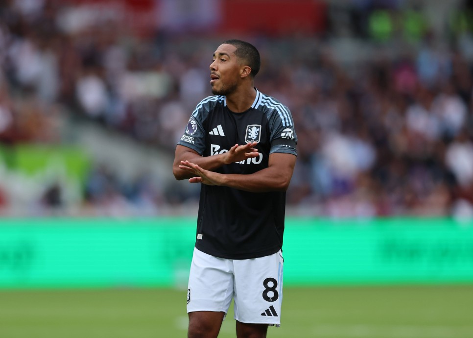 ASTON VILLA LE PAZARLIK