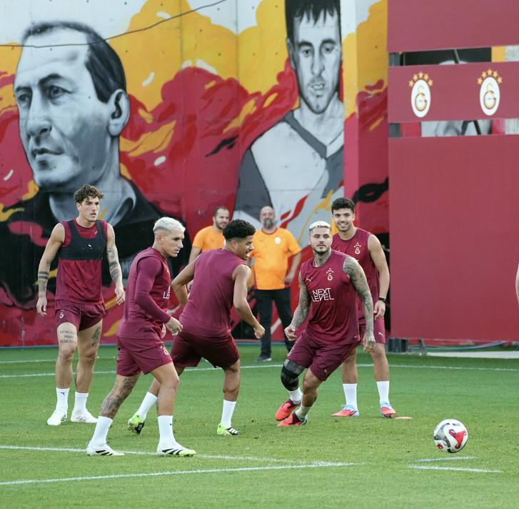 30 A�USTOS KUTLANDI