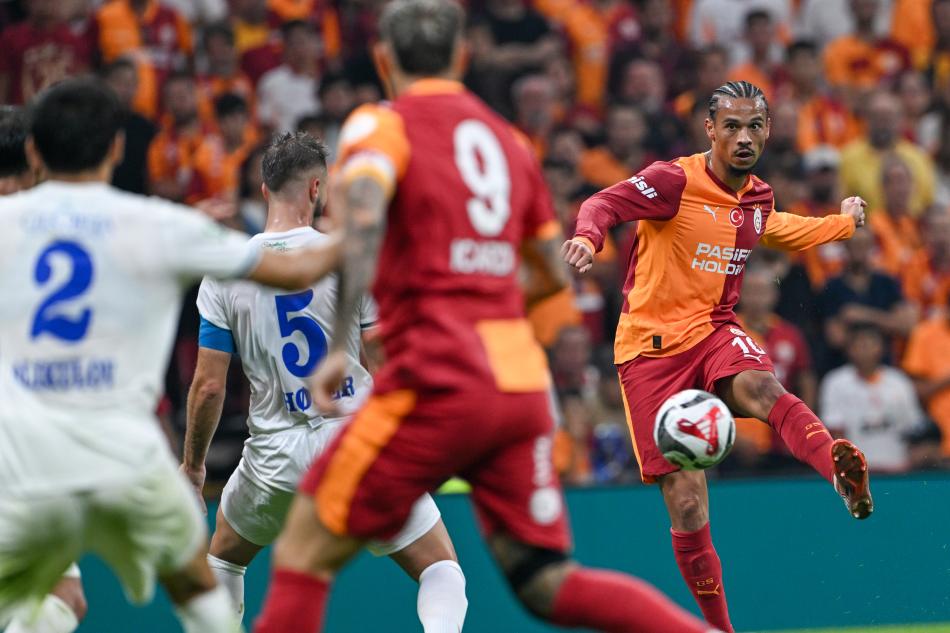 OSIMHEN'� KANATLARDAN BESLEY�N