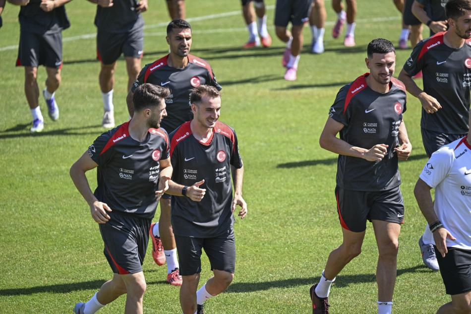 A M�LL� TAKIM, G�RC�STAN'A G�DECEK