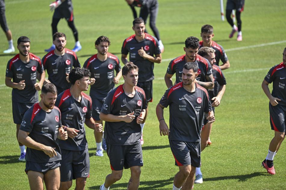 A M�LL� TAKIM HAZIRLIKLARINI TAMAMLADI